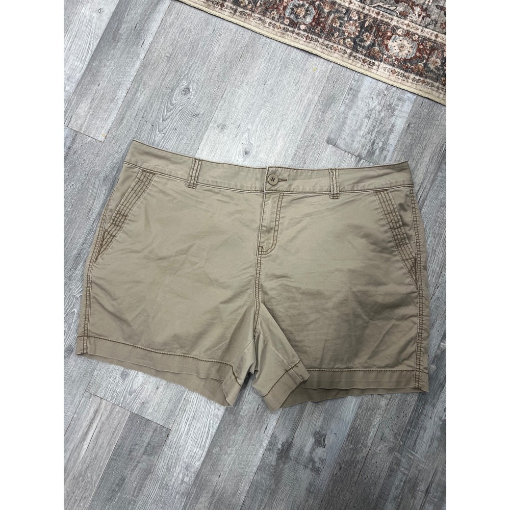 Maurices Womens Khaki Chino Shorts Tan Cotton Stretch Mid Rise Size 22